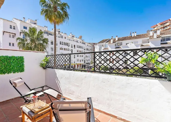 Encantador Piso Andaluz En Benalmadena